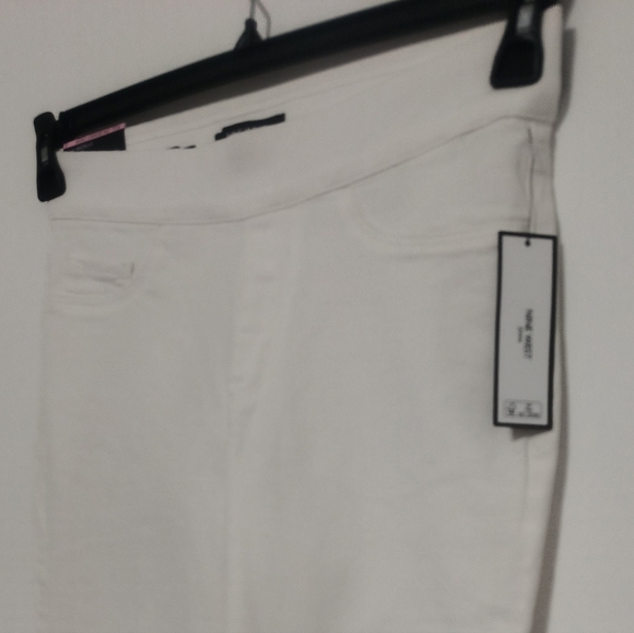 New Nine West / Pull On Yoga White Jeans / Size 6 - Picture 2 of 7